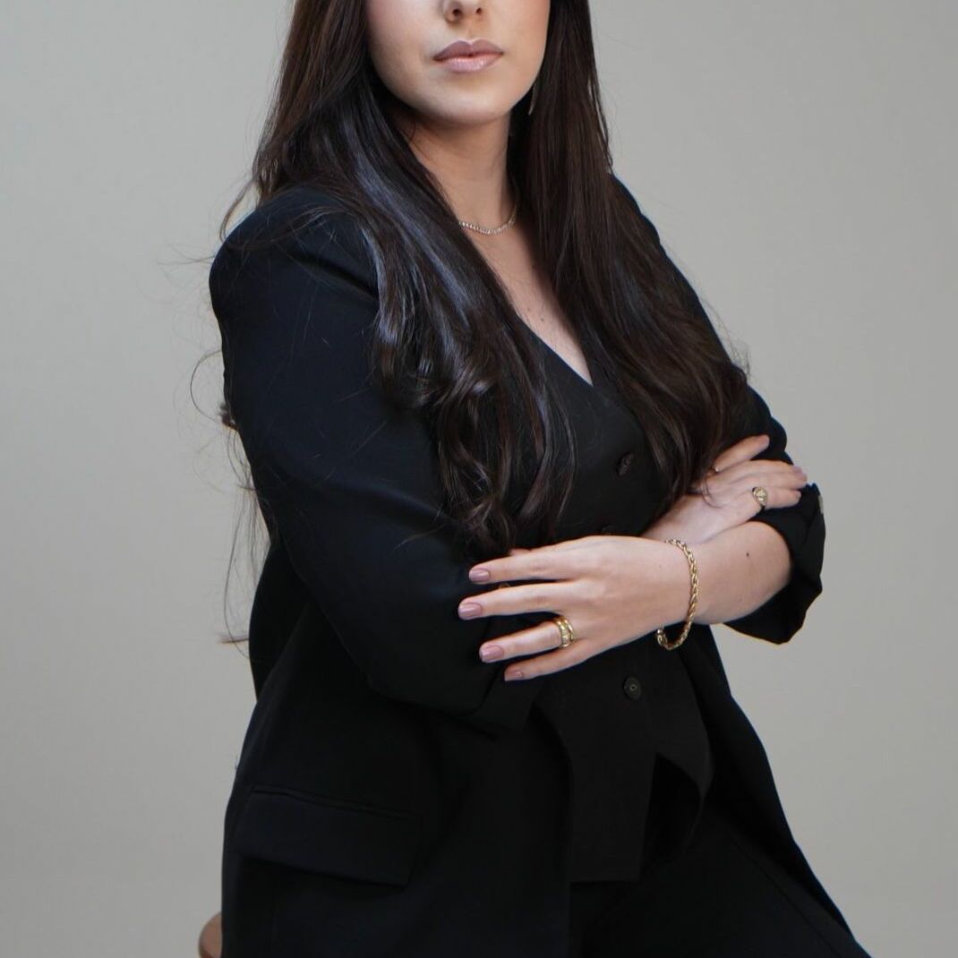 Dr. Alyne