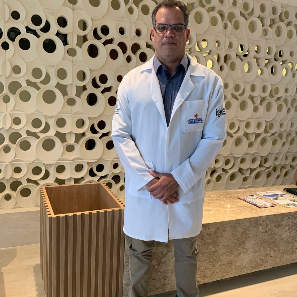 Dr. Thiago